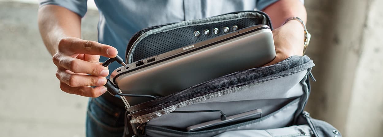 15-inch laptop bags are easier to carry: